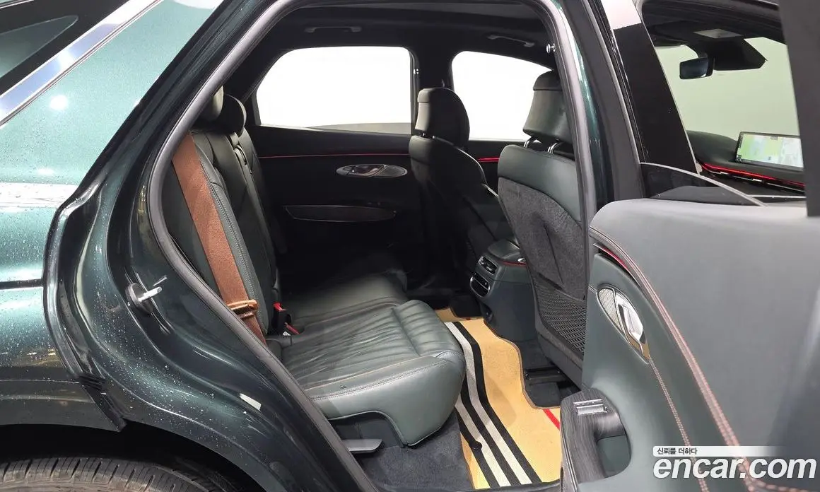 Genesis GV70 2021 2.5 автомат (гидро), фото 17 Genesis GV70 2021 2.5 автомат (гидро), фото 17