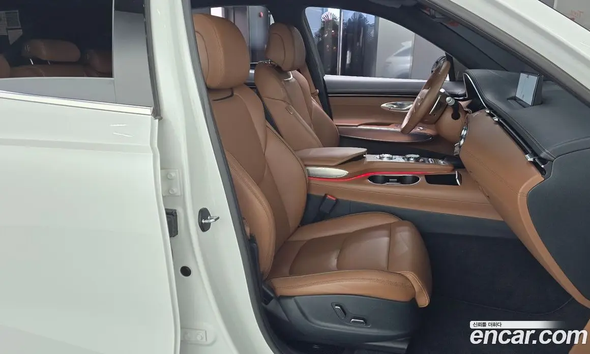 Genesis GV70 2022 2.5 автомат (гидро), фото 16 Genesis GV70 2022 2.5 автомат (гидро), фото 16
