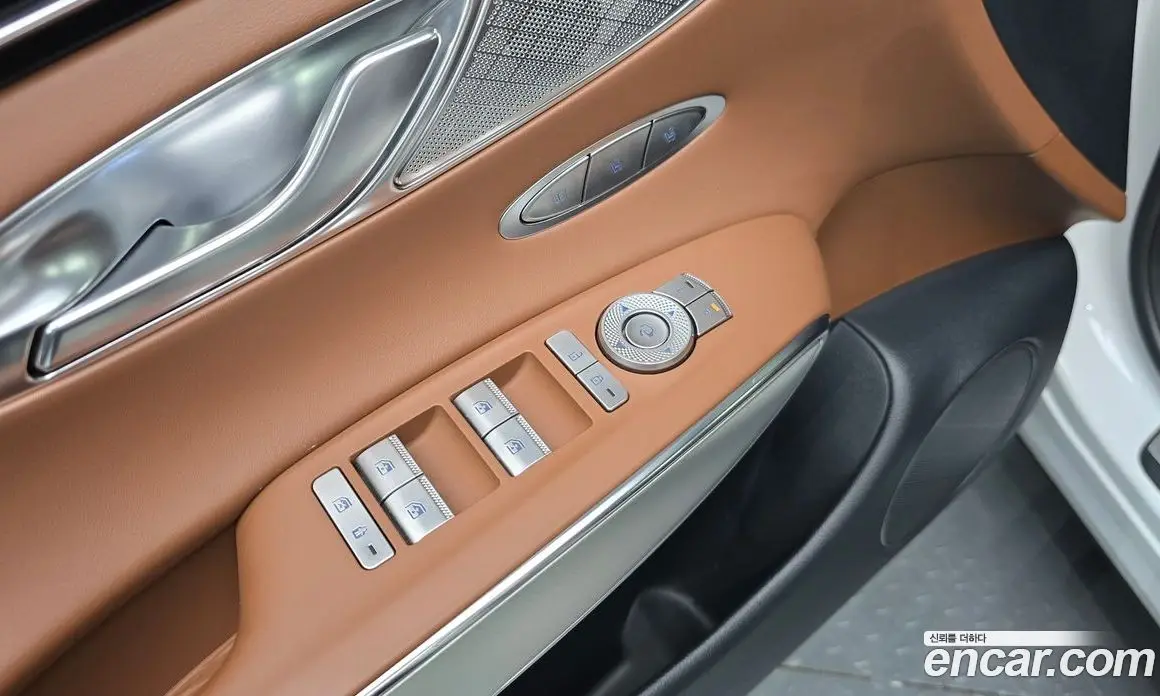 Genesis GV70 2022 2.5 автомат (гидро), фото 21 Genesis GV70 2022 2.5 автомат (гидро), фото 21