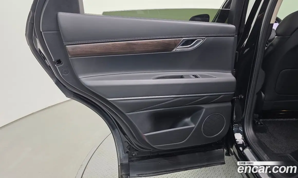 Genesis GV80 2023 2.5 автомат (гидро), фото 15 Genesis GV80 2023 2.5 автомат (гидро), фото 15