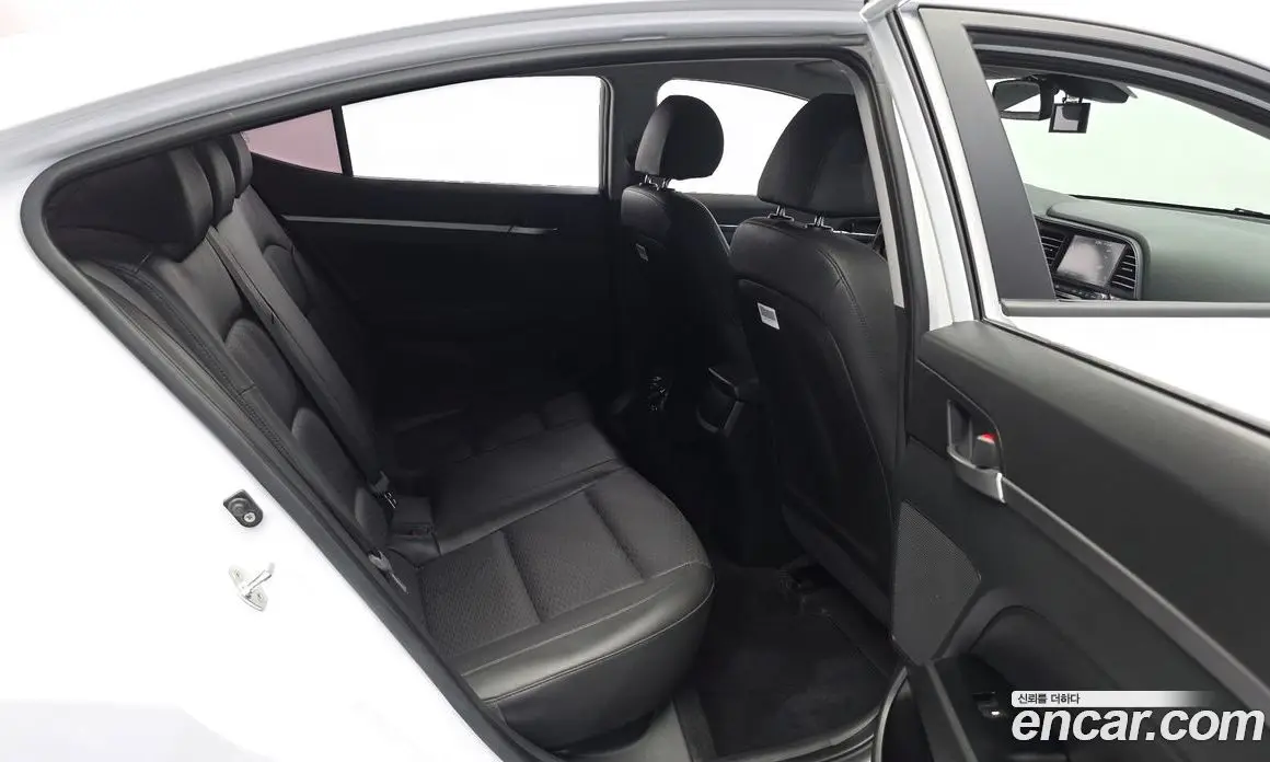 Hyundai Avante 2019 1.6 автомат (гидро), фото 18 Hyundai Avante 2019 1.6 автомат (гидро), фото 18