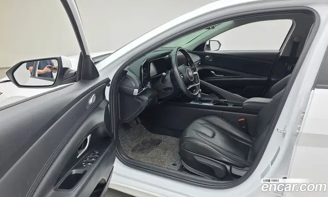 Hyundai Avante 2023 1.6 автомат (гидро), миниатюра 10 Hyundai Avante 2023 1.6 автомат (гидро), миниатюра 10