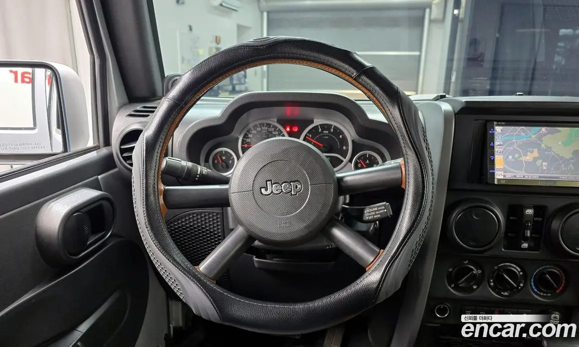 Jeep Wrangler 2010 2.8 автомат (гидро), фото 14 Jeep Wrangler 2010 2.8 автомат (гидро), фото 14