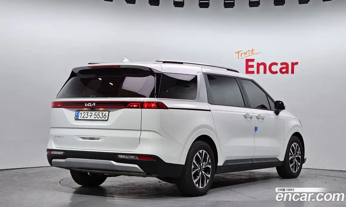 Kia Carnival 2023 2.2 автомат (гидро), фото 2 Kia Carnival 2023 2.2 автомат (гидро), фото 2