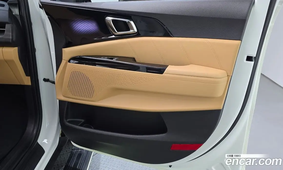 Kia Carnival 2023 2.2 автомат (гидро), фото 15 Kia Carnival 2023 2.2 автомат (гидро), фото 15