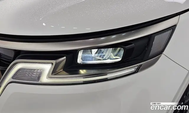 Kia Carnival 2023 2.2 автомат (гидро), миниатюра 8
