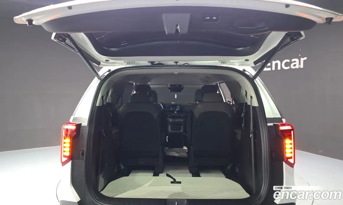 Kia Carnival 2024 3.5 автомат (гидро), фото 23 Kia Carnival 2024 3.5 автомат (гидро), фото 23