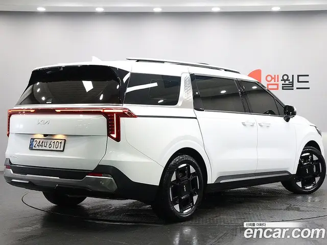 Kia Carnival 2024 2.2 автомат (гидро), миниатюра 3
