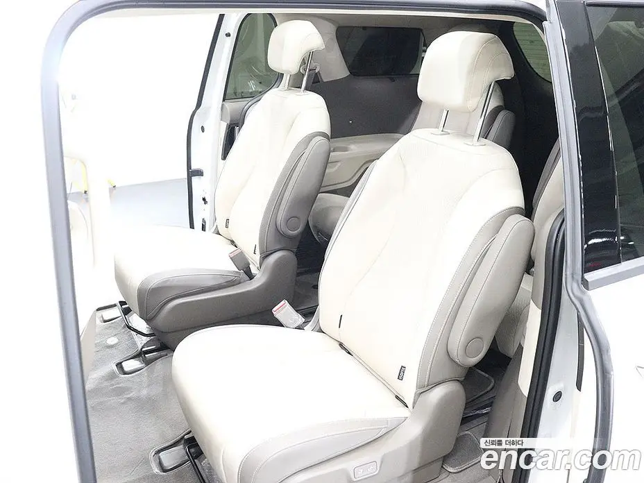 Kia Carnival 2024 2.2 автомат (гидро), фото 8