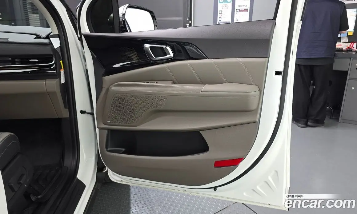 Kia Carnival 2026 1.6 автомат (гидро), фото 15 Kia Carnival 2026 1.6 автомат (гидро), фото 15