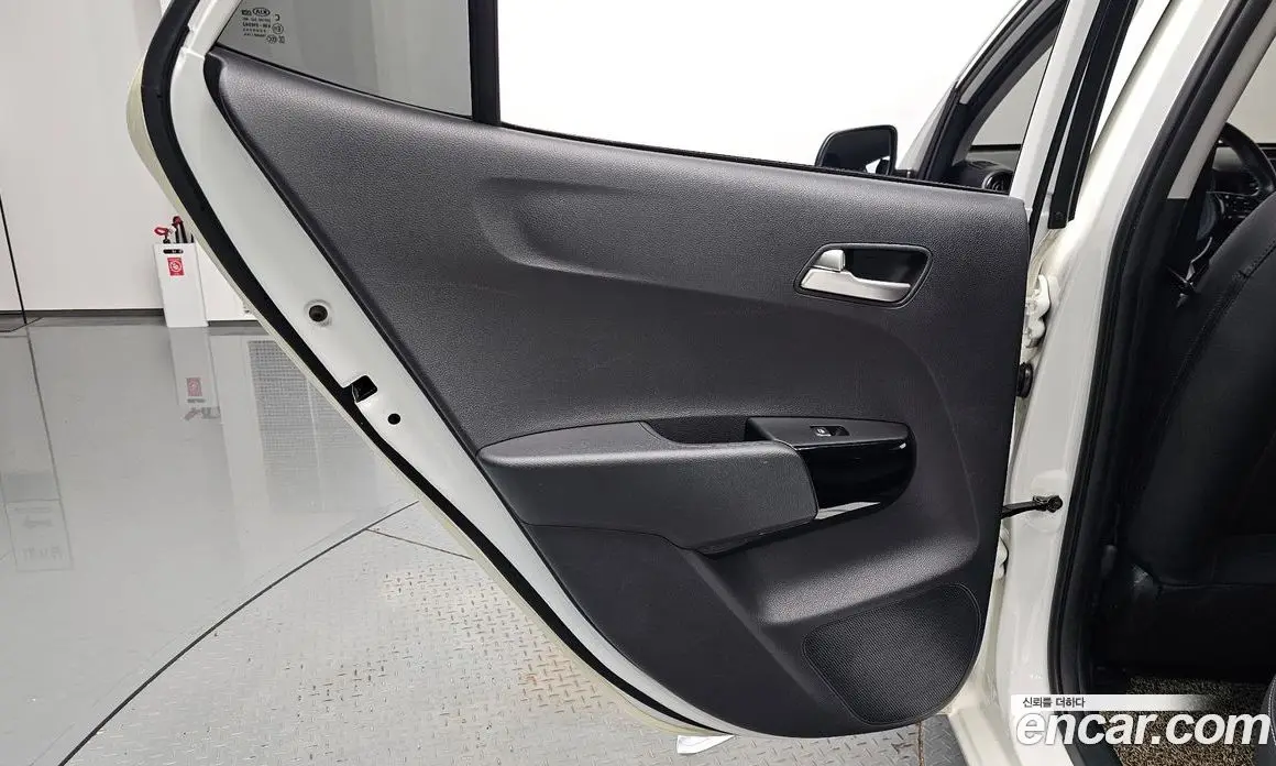 Kia Morning 2019 1.0 автомат (гидро), фото 14 Kia Morning 2019 1.0 автомат (гидро), фото 14