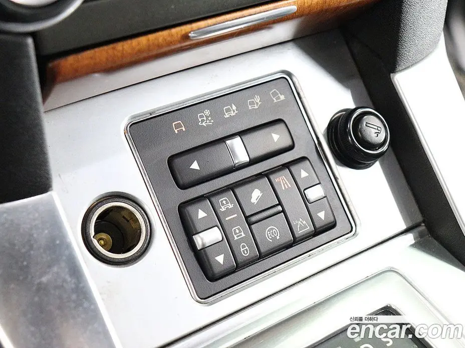 Land Rover Discovery 2014 3.0 автомат (гидро), фото 8 Land Rover Discovery 2014 3.0 автомат (гидро), фото 8