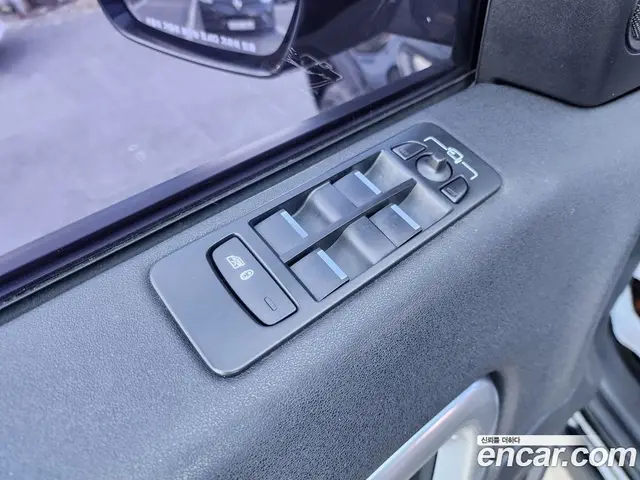 Land Rover Discovery Sport 2016 2.0 автомат (гидро), миниатюра 12