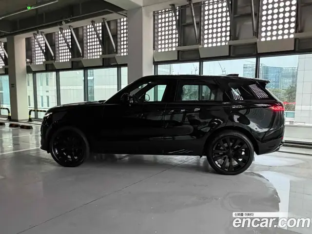 Land Rover Range Rover Sport 2026 3.0 автомат (гидро), миниатюра 3 Land Rover Range Rover Sport 2026 3.0 автомат (гидро), миниатюра 3