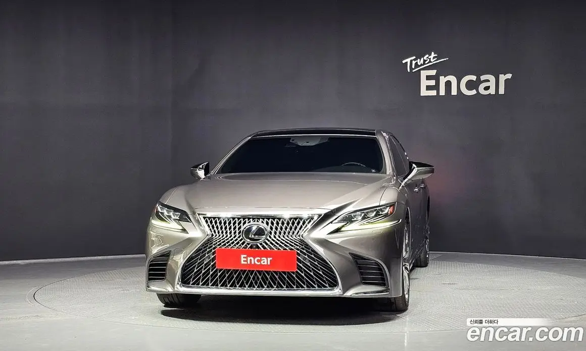 Lexus LS 2019 3.4 автомат (гидро), фото 3 Lexus LS 2019 3.4 автомат (гидро), фото 3