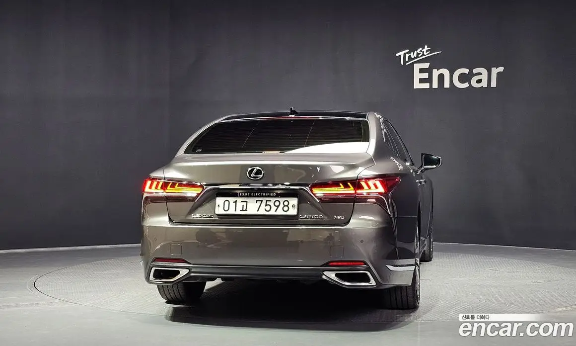 Lexus LS 2019 3.4 автомат (гидро), фото 4 Lexus LS 2019 3.4 автомат (гидро), фото 4