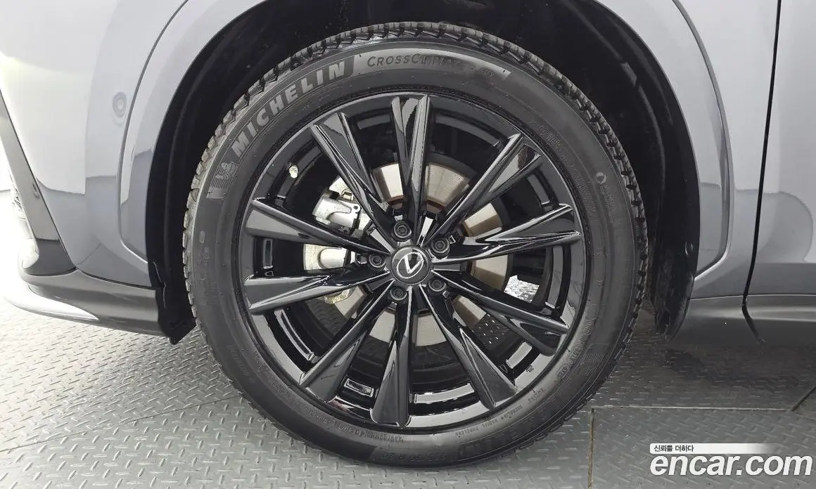 Lexus NX 2022 2.5 автомат (гидро), фото 5 Lexus NX 2022 2.5 автомат (гидро), фото 5