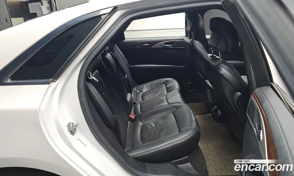 Lincoln MKZ 2019 2.0 автомат (гидро), фото 16 Lincoln MKZ 2019 2.0 автомат (гидро), фото 16
