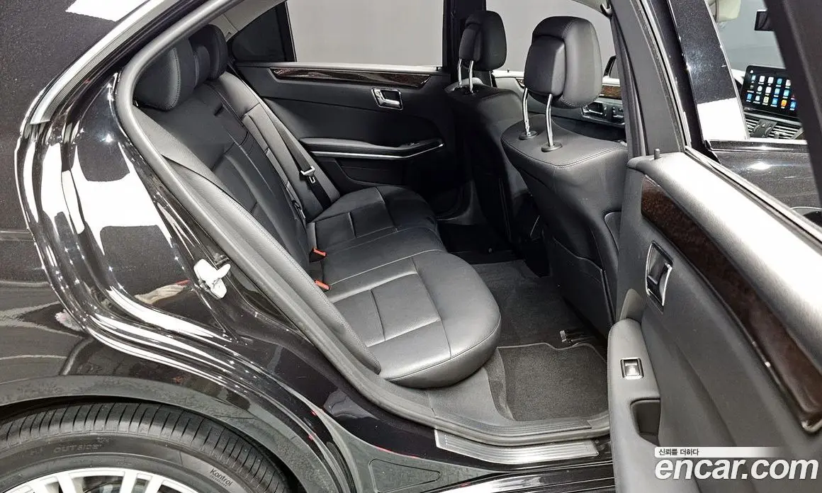 Mercedes-Benz E-Class 2011 1.8 автомат (гидро), фото 12