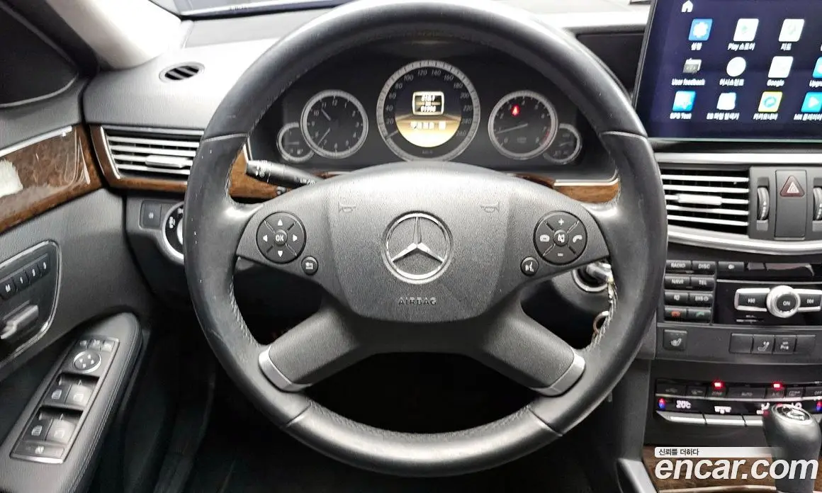 Mercedes-Benz E-Class 2011 1.8 автомат (гидро), фото 13