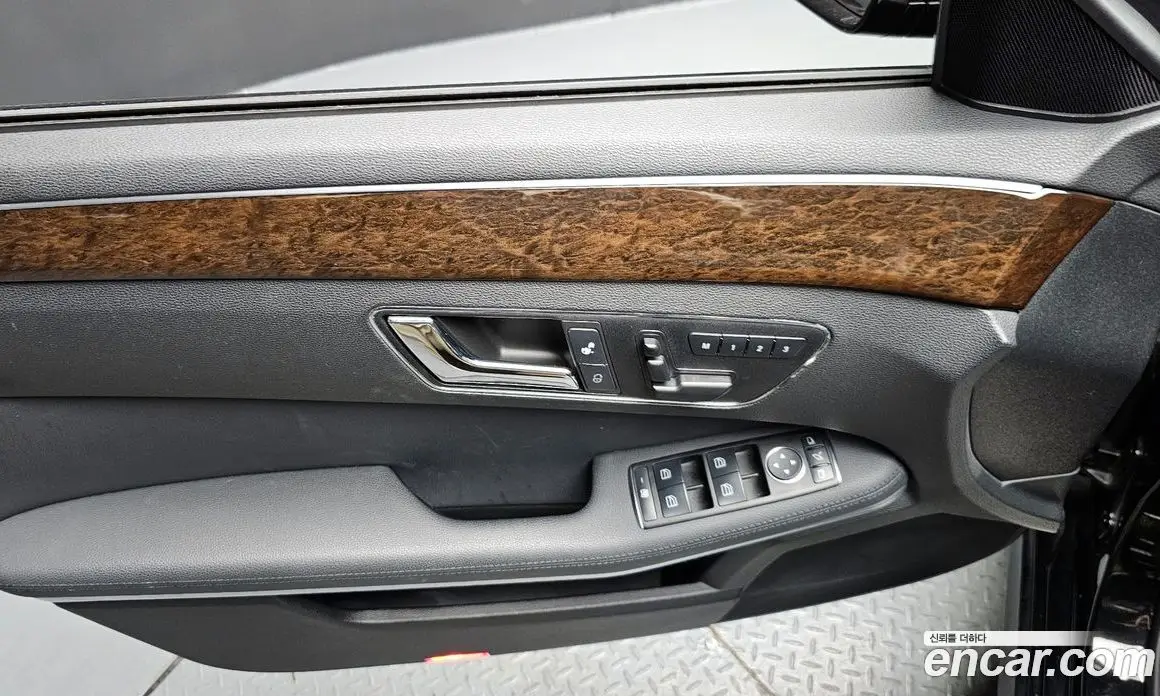 Mercedes-Benz E-Class 2011 1.8 автомат (гидро), фото 17