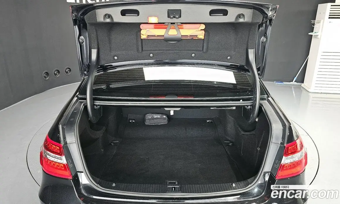 Mercedes-Benz E-Class 2011 1.8 автомат (гидро), фото 20