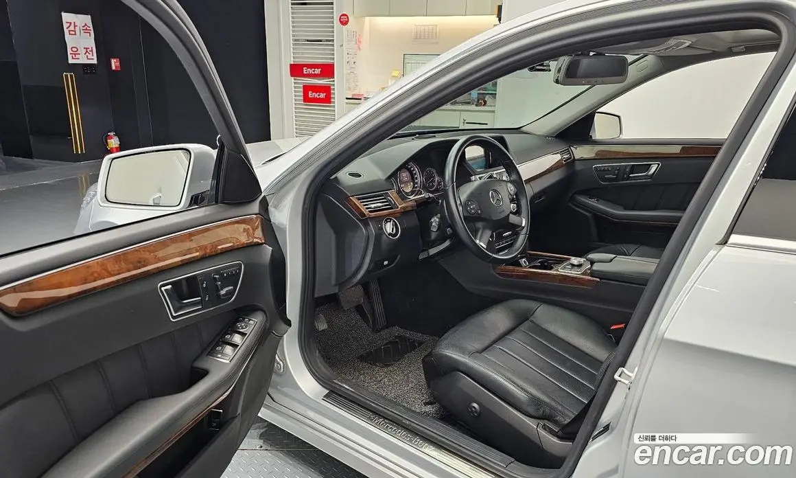 Mercedes-Benz E-Class 2012 3.5 автомат (гидро), фото 10 Mercedes-Benz E-Class 2012 3.5 автомат (гидро), фото 10