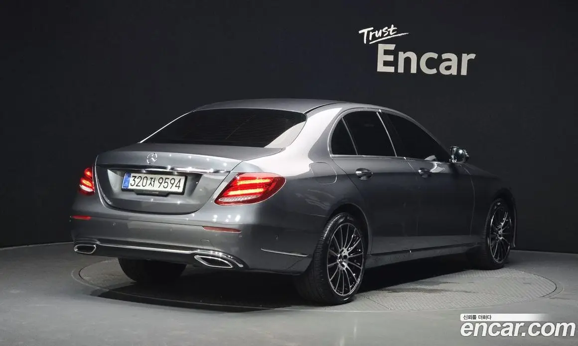Mercedes-Benz E-Class 2017 1.9 автомат (гидро), фото 2 Mercedes-Benz E-Class 2017 1.9 автомат (гидро), фото 2