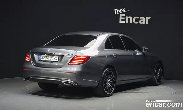 Mercedes-Benz E-Class 2017 1.9 автомат (гидро), миниатюра 2 Mercedes-Benz E-Class 2017 1.9 автомат (гидро), миниатюра 2