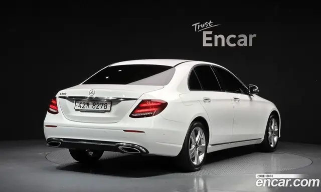 Mercedes-Benz E-Class 2018 2.0 автомат (гидро), миниатюра 2 Mercedes-Benz E-Class 2018 2.0 автомат (гидро), миниатюра 2