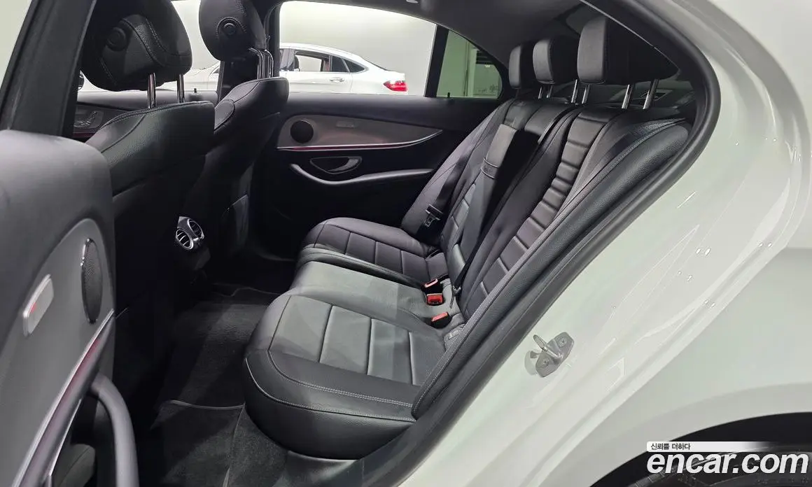 Mercedes-Benz E-Class 2018 2.0 автомат (гидро), фото 17 Mercedes-Benz E-Class 2018 2.0 автомат (гидро), фото 17