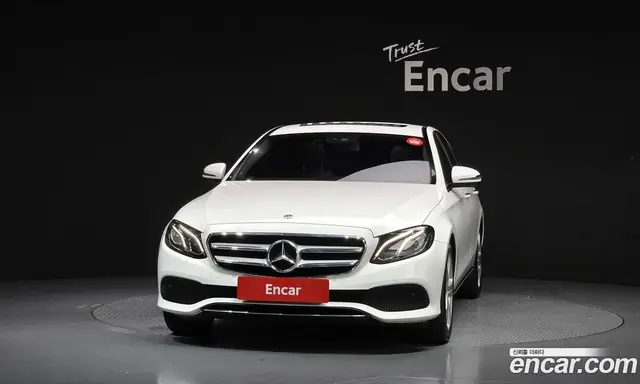 Mercedes-Benz E-Class 2018 2.0 автомат (гидро), миниатюра 3 Mercedes-Benz E-Class 2018 2.0 автомат (гидро), миниатюра 3