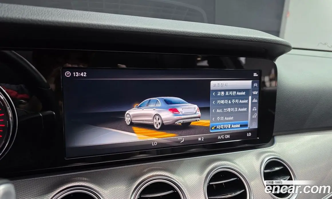 Mercedes-Benz E-Class 2018 2.0 автомат (гидро), фото 21 Mercedes-Benz E-Class 2018 2.0 автомат (гидро), фото 21