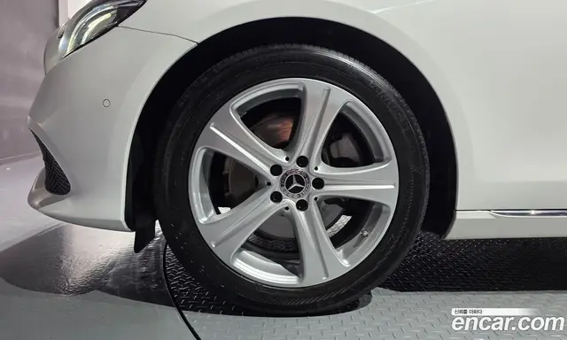 Mercedes-Benz E-Class 2018 2.0 автомат (гидро), миниатюра 5 Mercedes-Benz E-Class 2018 2.0 автомат (гидро), миниатюра 5