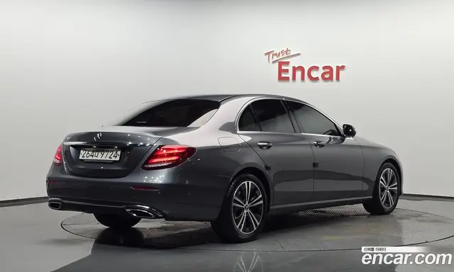 Mercedes-Benz E-Class 2020 2.0 автомат (гидро), миниатюра 1 Mercedes-Benz E-Class 2020 2.0 автомат (гидро), миниатюра 1