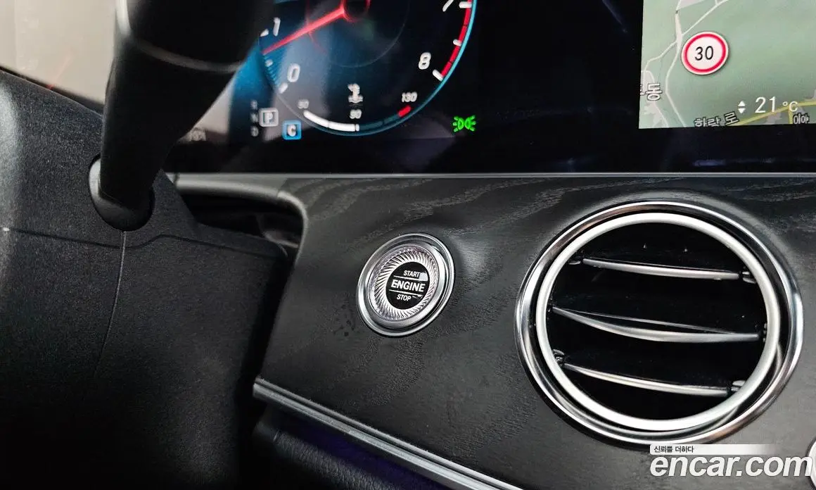 Mercedes-Benz E-Class 2023 2.0 автомат (гидро), фото 30