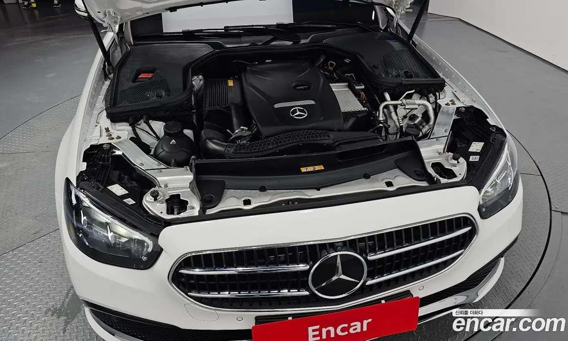 Mercedes-Benz E-Class 2023 2.0 автомат (гидро), фото 6