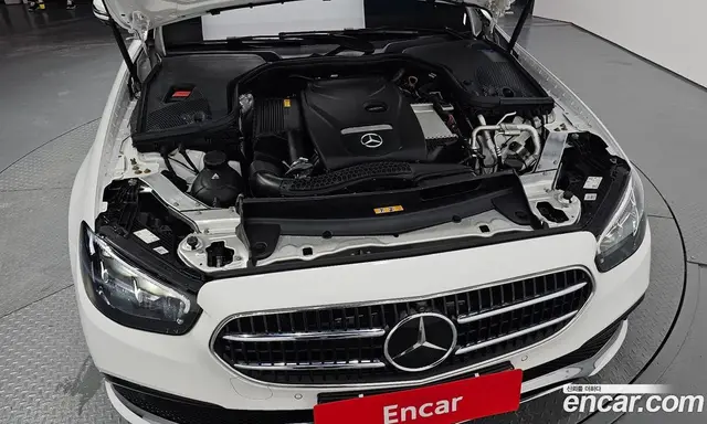 Mercedes-Benz E-Class 2023 2.0 автомат (гидро), миниатюра 6