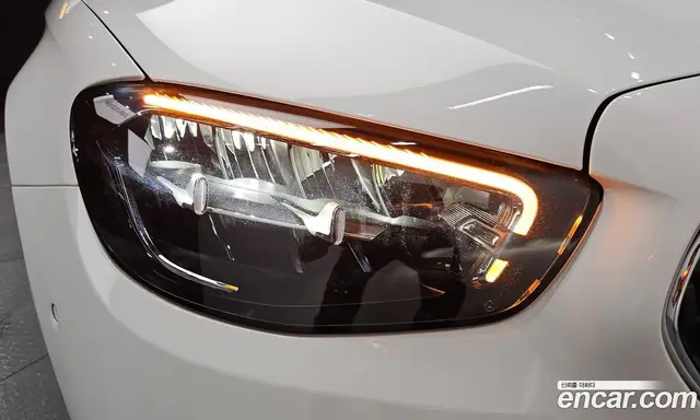 Mercedes-Benz E-Class 2023 2.0 автомат (гидро), миниатюра 8