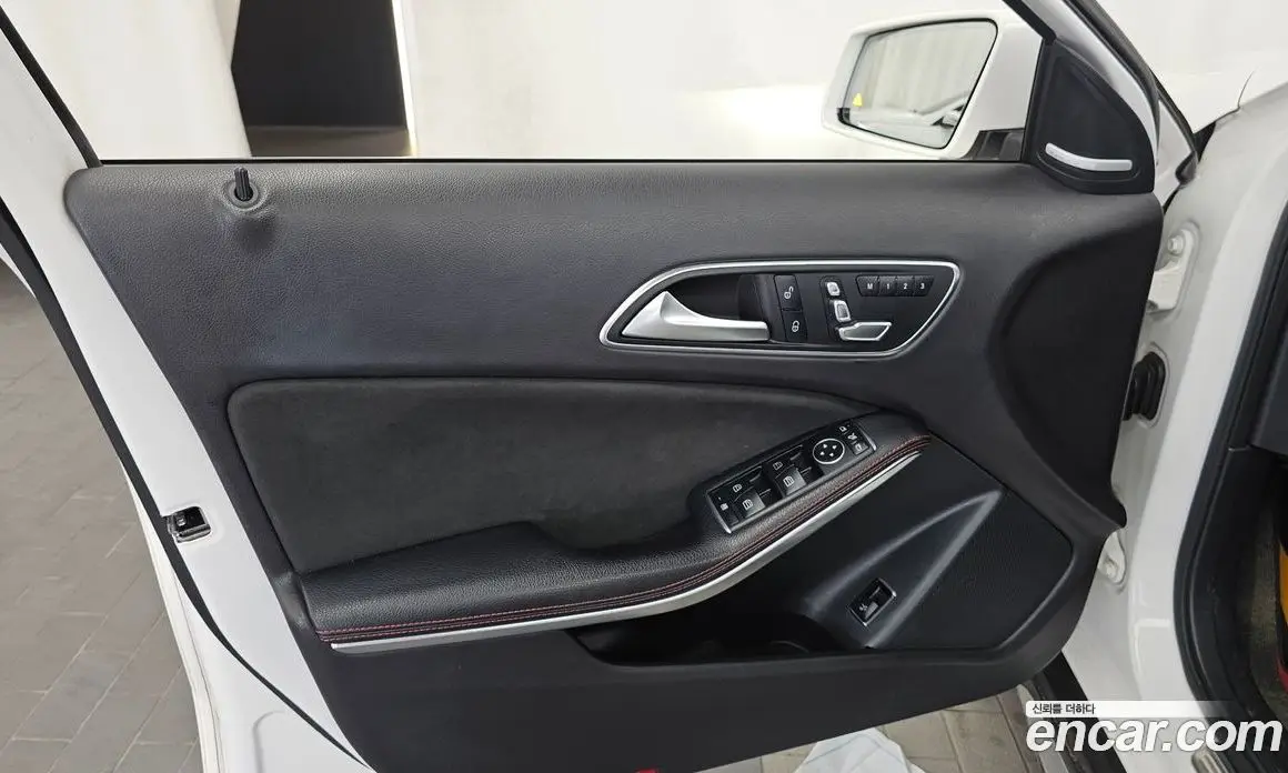 Mercedes-Benz GLA-Class 2018 2.0 автомат (гидро), фото 14 Mercedes-Benz GLA-Class 2018 2.0 автомат (гидро), фото 14