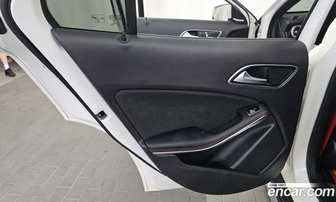 Mercedes-Benz GLA-Class 2018 2.0 автомат (гидро), фото 15 Mercedes-Benz GLA-Class 2018 2.0 автомат (гидро), фото 15