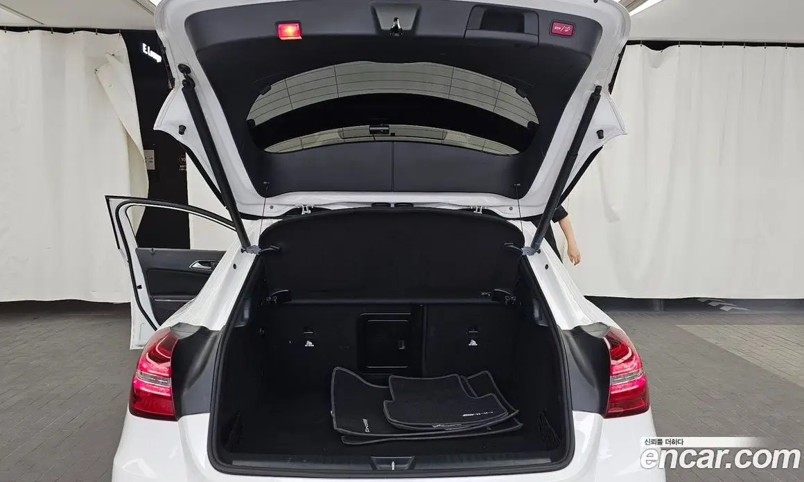 Mercedes-Benz GLA-Class 2018 2.0 автомат (гидро), фото 26 Mercedes-Benz GLA-Class 2018 2.0 автомат (гидро), фото 26