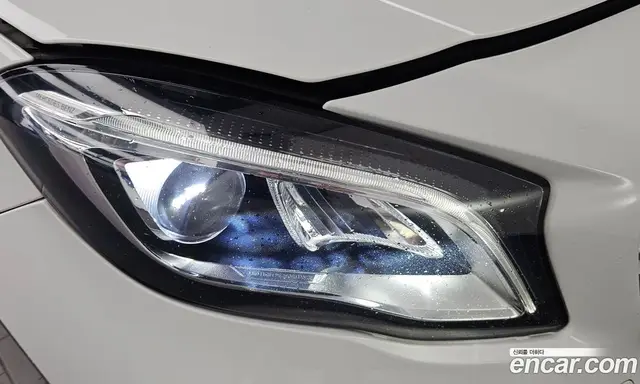 Mercedes-Benz GLA-Class 2018 2.0 автомат (гидро), миниатюра 8 Mercedes-Benz GLA-Class 2018 2.0 автомат (гидро), миниатюра 8