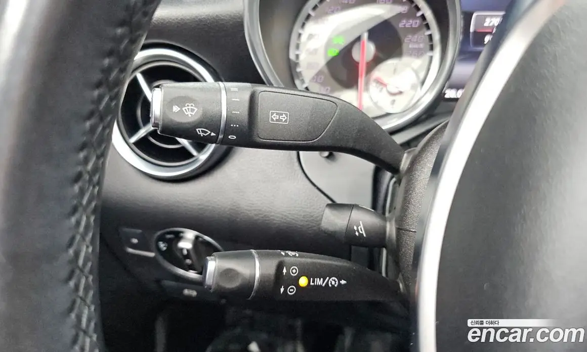Mercedes-Benz SLK-Class 2015 1.8 автомат (гидро), фото 16 Mercedes-Benz SLK-Class 2015 1.8 автомат (гидро), фото 16