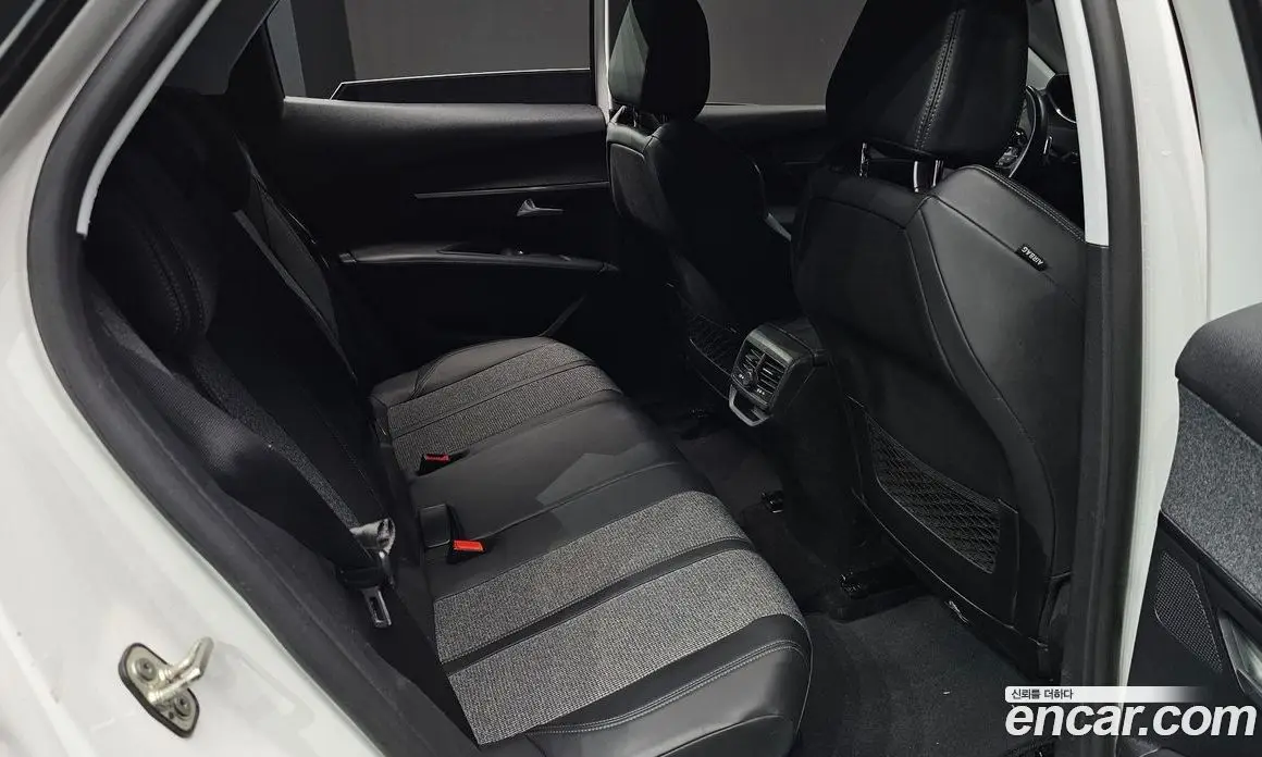 Peugeot 3008 2017 1.6 автомат (гидро), фото 11 Peugeot 3008 2017 1.6 автомат (гидро), фото 11