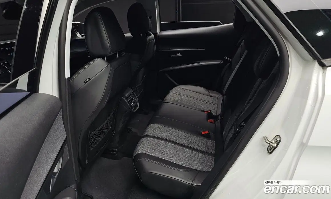 Peugeot 3008 2017 1.6 автомат (гидро), фото 12 Peugeot 3008 2017 1.6 автомат (гидро), фото 12