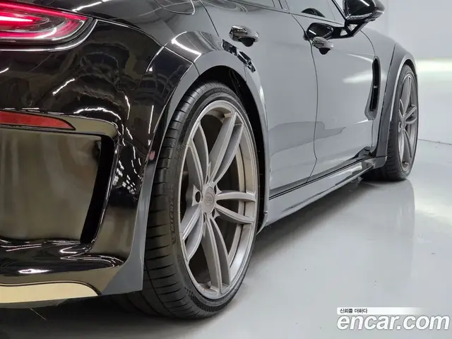 Porsche Panamera 2018 4.0 автомат (гидро), миниатюра 12