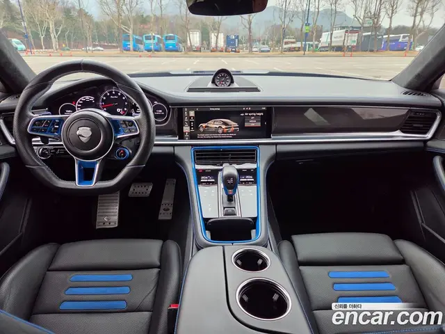 Porsche Panamera 2018 4.0 автомат (гидро), миниатюра 7