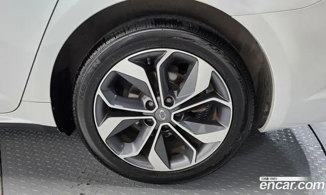 Renault (Samsung) SM6 2018 1.5 автомат (гидро), миниатюра 5 Renault (Samsung) SM6 2018 1.5 автомат (гидро), миниатюра 5