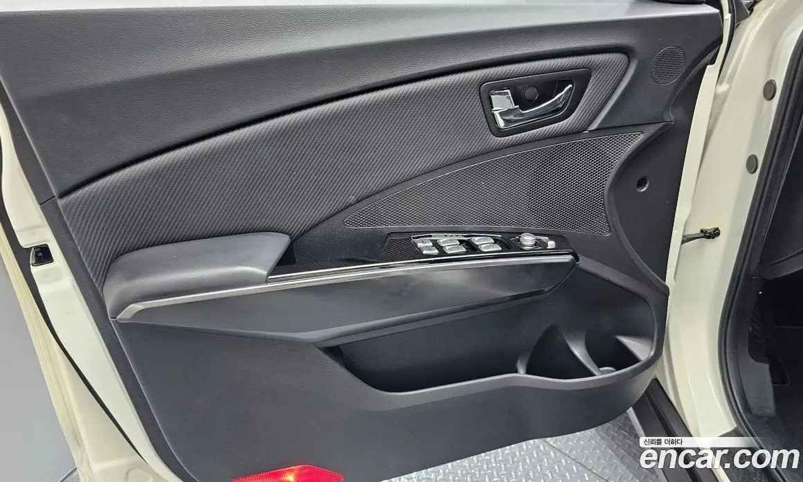 SsangYong TIBOLI 2016 1.6 автомат (гидро), фото 14